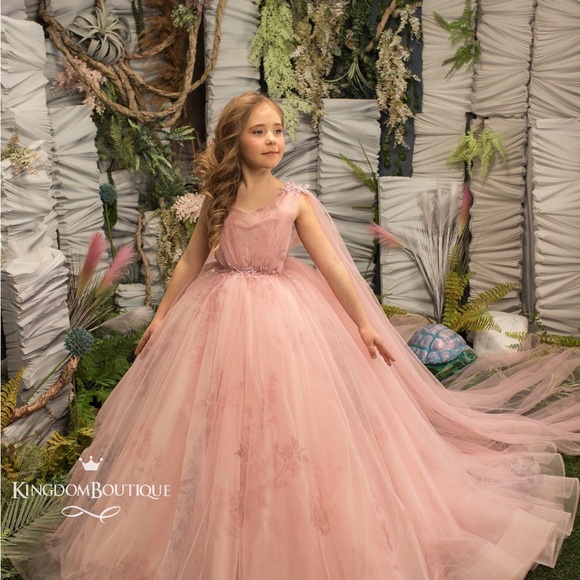 Size 7 Kingdom Boutique Dress